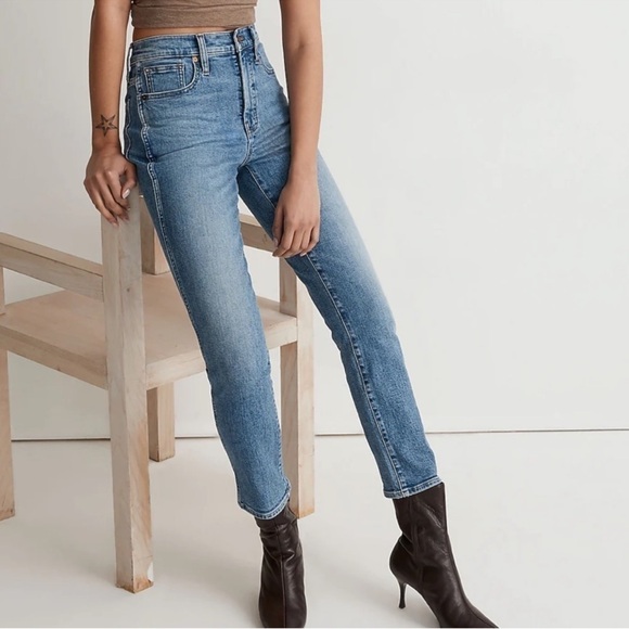 Madewell Denim - Madewell Stove Pipe Curvy Size 28 high rise 90s tapered ankle blue MOM jeans